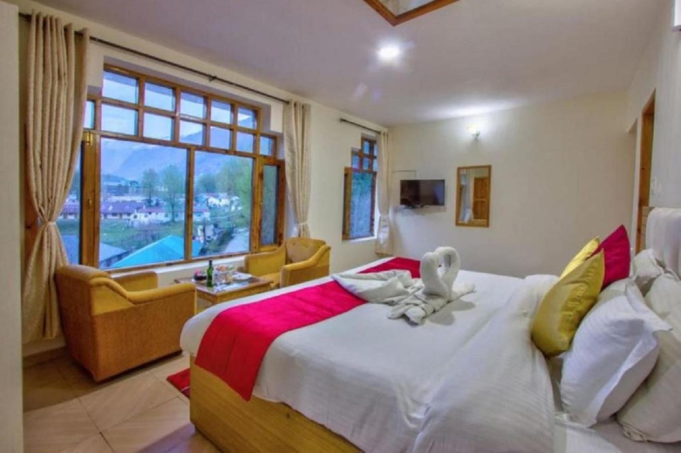 White Mountain Hotel Manāli Buitenkant foto