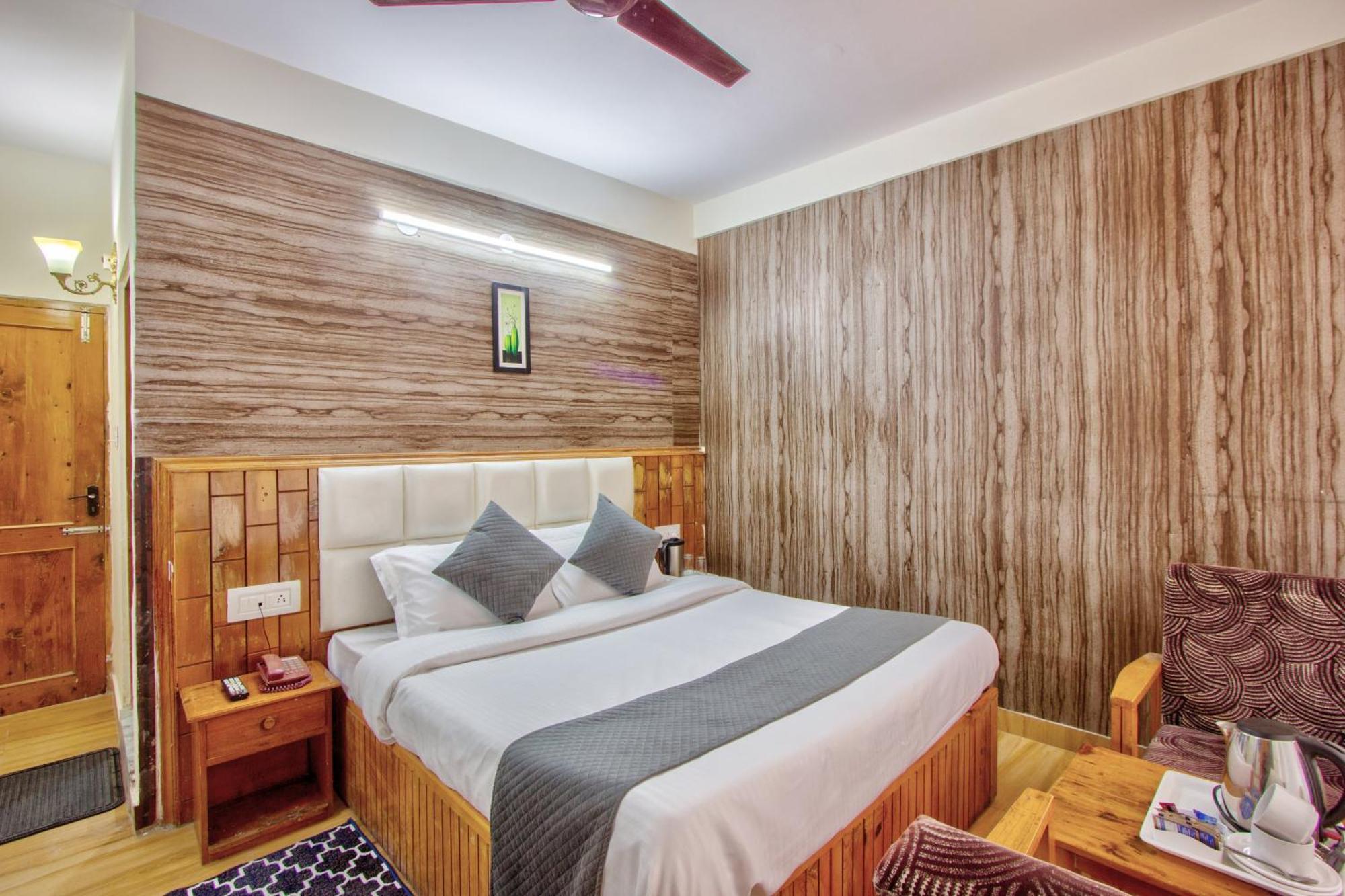 White Mountain Hotel Manāli Buitenkant foto