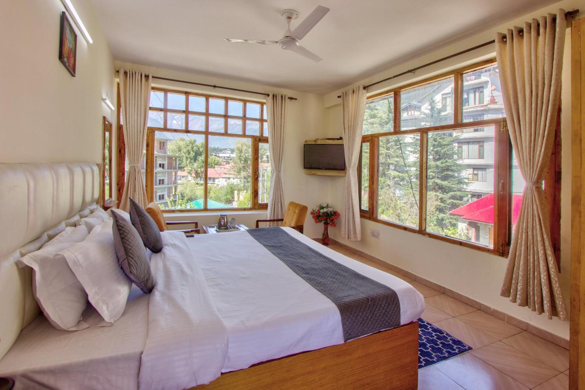 White Mountain Hotel Manāli Buitenkant foto
